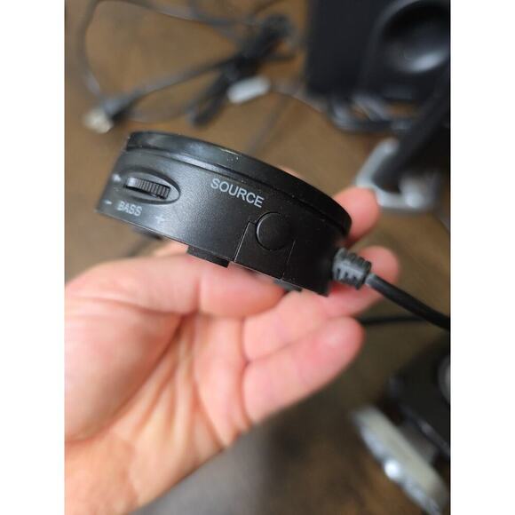 Cyber Acoustics 2.1 Subwoofer Speaker System with 30Watts of Power - Picture 10 of 16